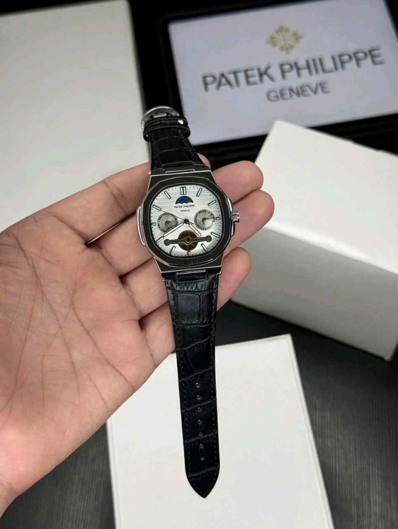 Patek Philipp_e Nautilus Chronograph working black belt