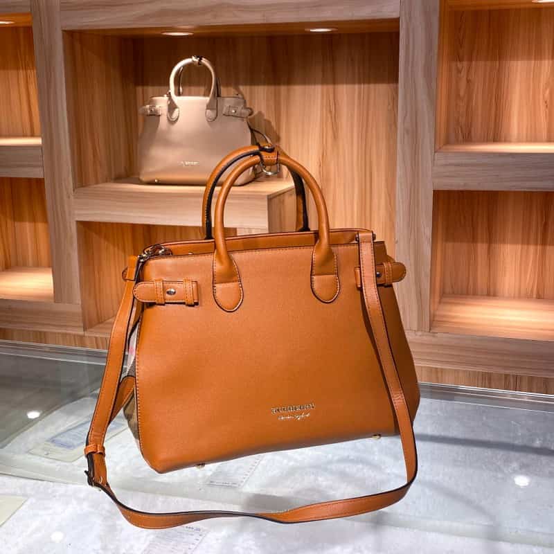 BURBERRY_Banner_Premium_Shoulder_Bag_968