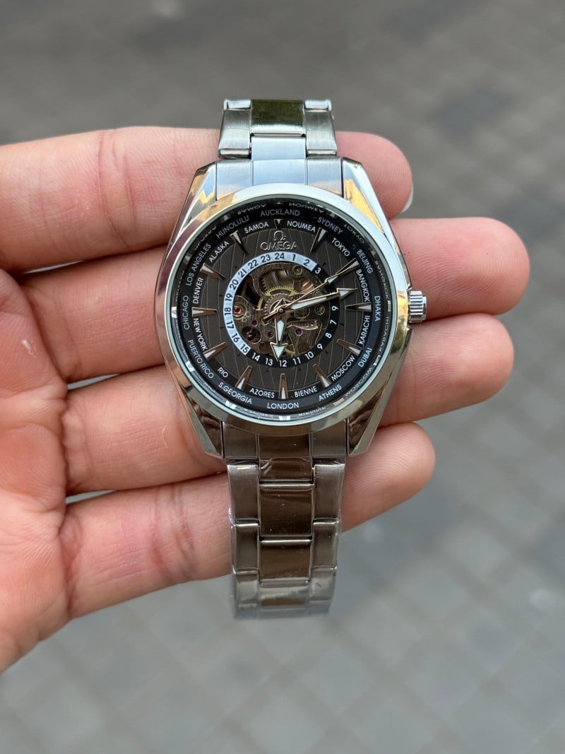 Omeg a Sea Master Aqua Terra World Timer Automatic Silver Black Stainless Steel