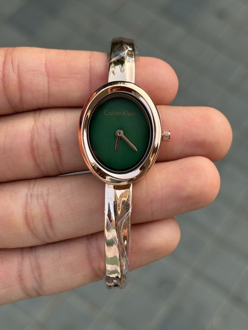 Calvin Klei n Oval Twisted Bezel Women Rose Green