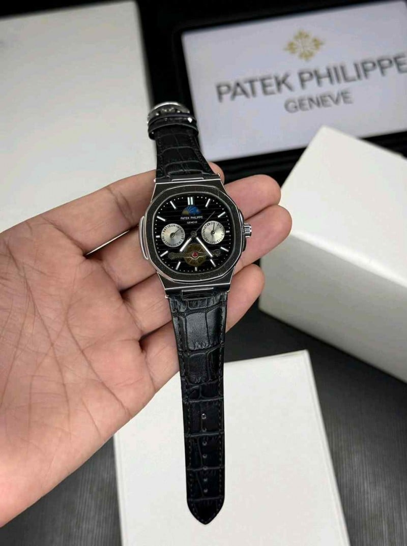Patek Philipp_e Nautilus Chronograph Full black